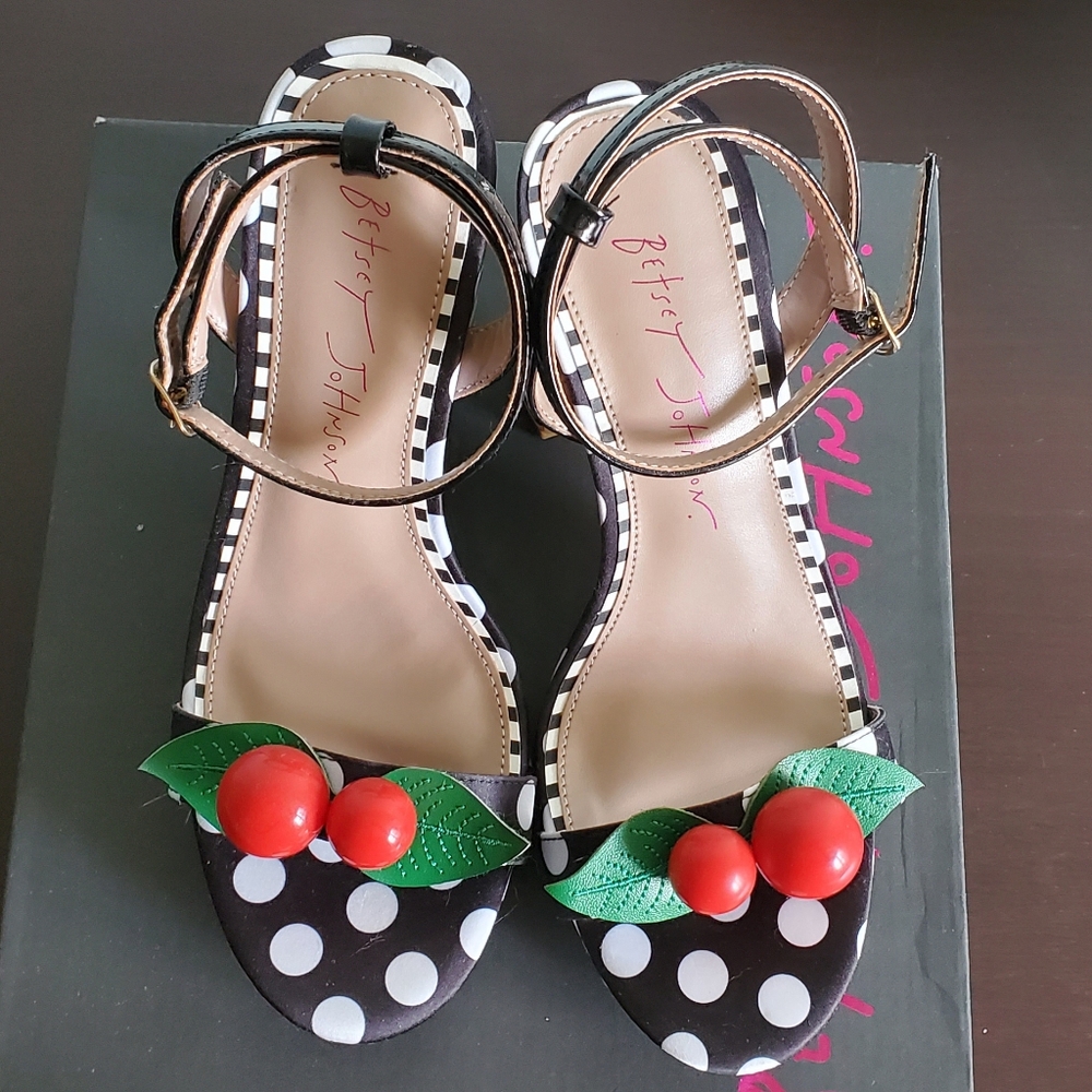 Betsey Johnson Judson Black&White Polka Dot Block Heel Platform Sandals Size 5.5 - Picture 4 of 7